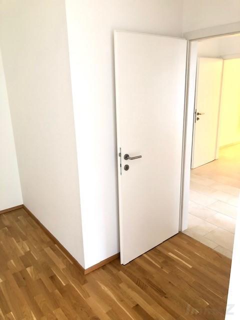 Wohnung zum Mieten: 8052 Graz - und begehbarem Schrankraum