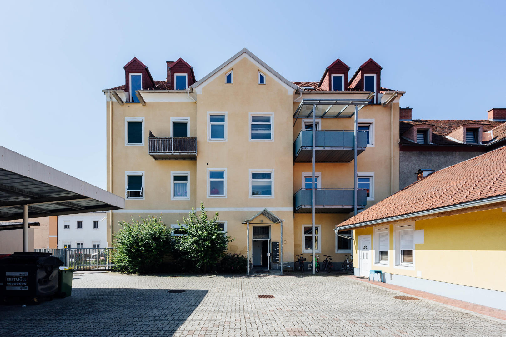 Wohnung zu mieten: Lilienthalgasse, 8020 Graz-Eggenberg - Gebäudeansicht (Eingangsbereich)