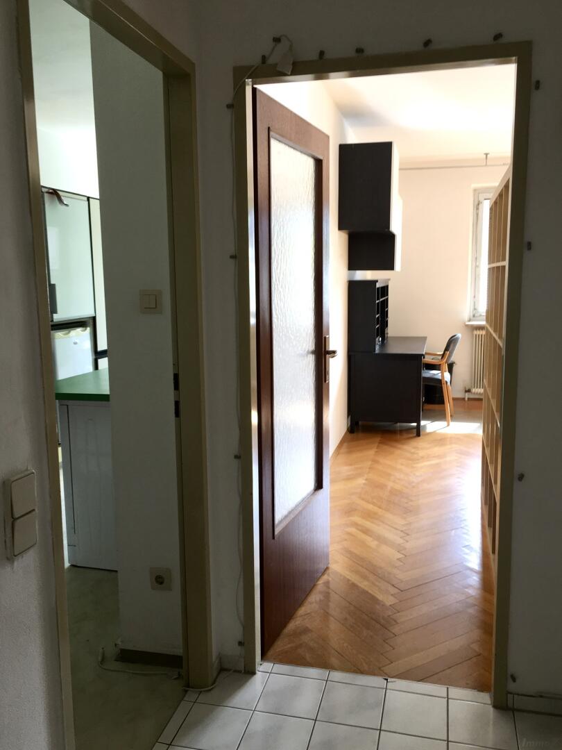 Wohnung zu mieten: 8010 Graz - Ins Zimmer 3…großer Raum mit Loggia