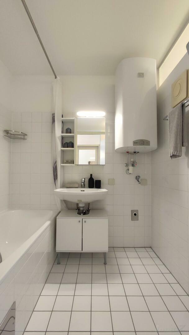 Wohnung zu mieten: Schererstraße 43/4, 8052 Graz,15.Bez.:Wetzelsdorf - Badezimmer mit Waschmaschinenanschluss und Wannenbad